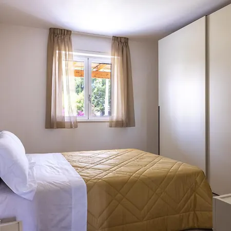 Color Dream Apart Otel Monopoli