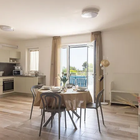 Color Dream מלון דירות 4*